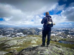 På toppen av Napen med utkikk mot Blåsjø
